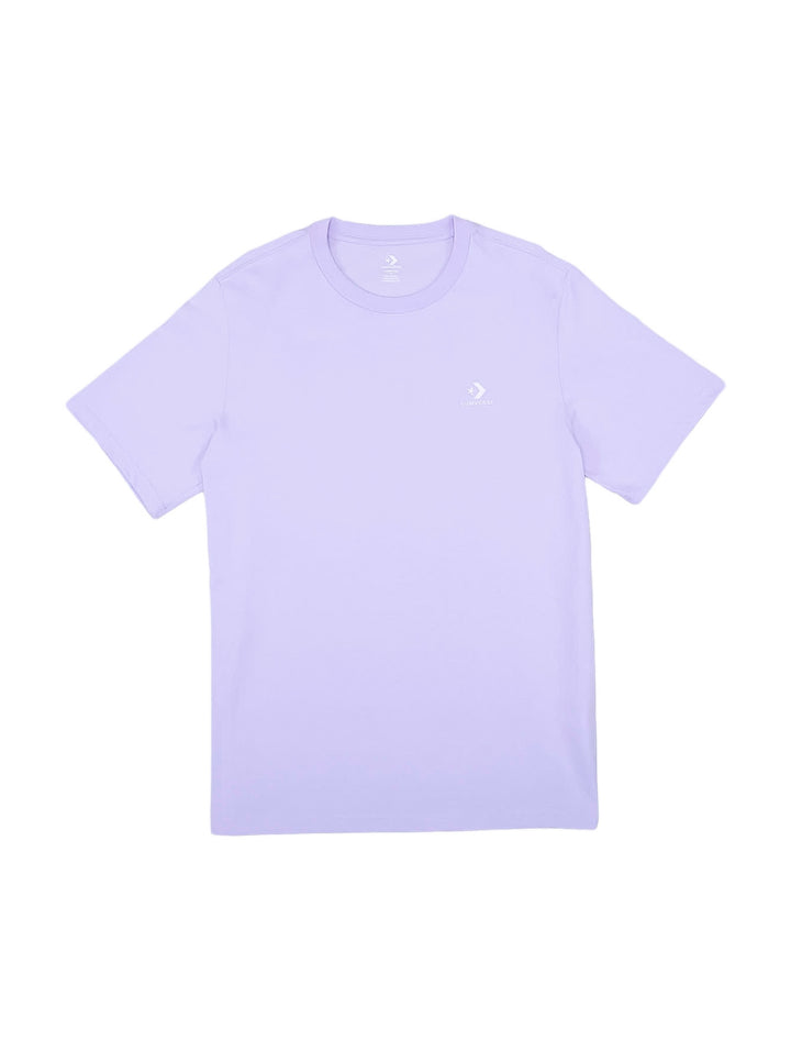 Camiseta Converse de manga corta en color morado claro con logo pequeño en el pecho.