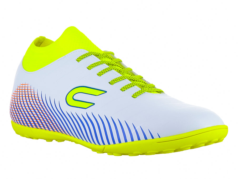 Zapato de fútbol Court blanco con detalles en amarillo y rayas laterales en azul y naranja.