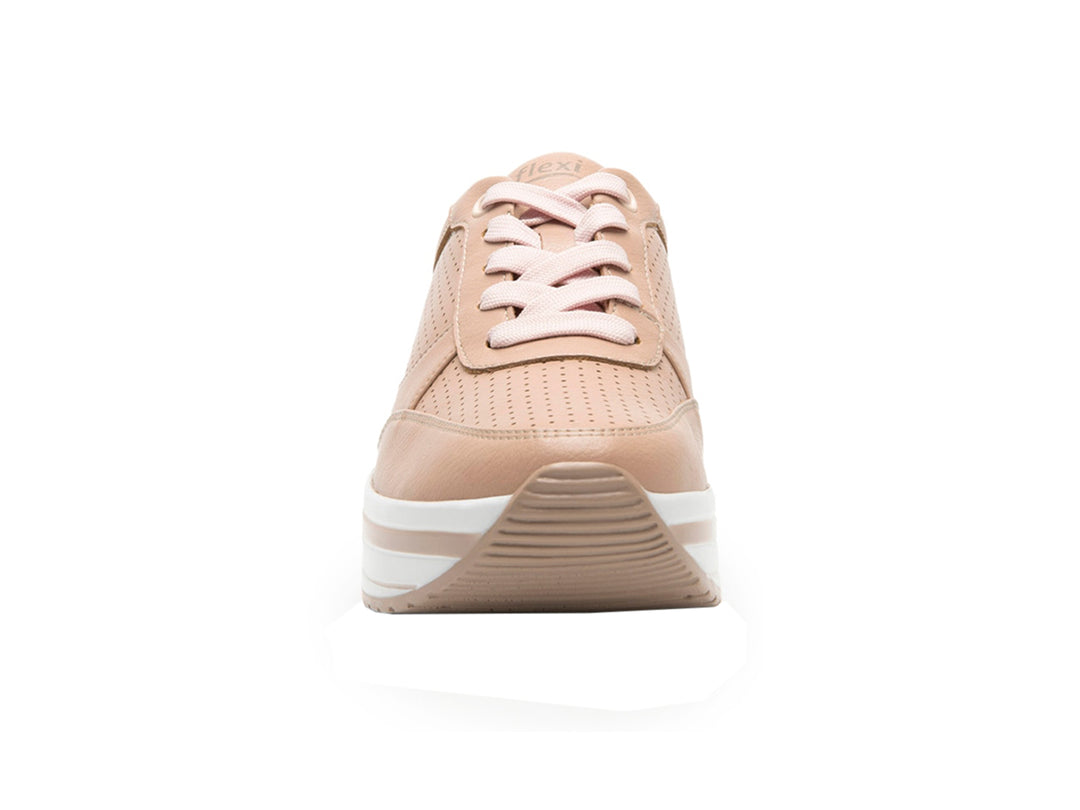 Tenis Flexi para mujer en color rosa con suela de plataforma blanca y detalles perforados.