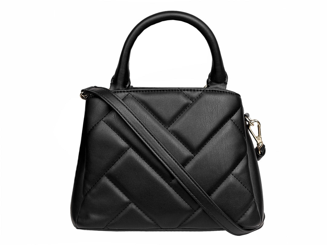 Bolso de mano DKNY color negro con diseño acolchado en chevron y detalles metálicos en dorado.