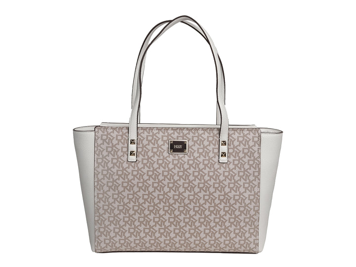 Bolso tote DKNY en color blanco y beige con estampado de monograma y herrajes metálicos.