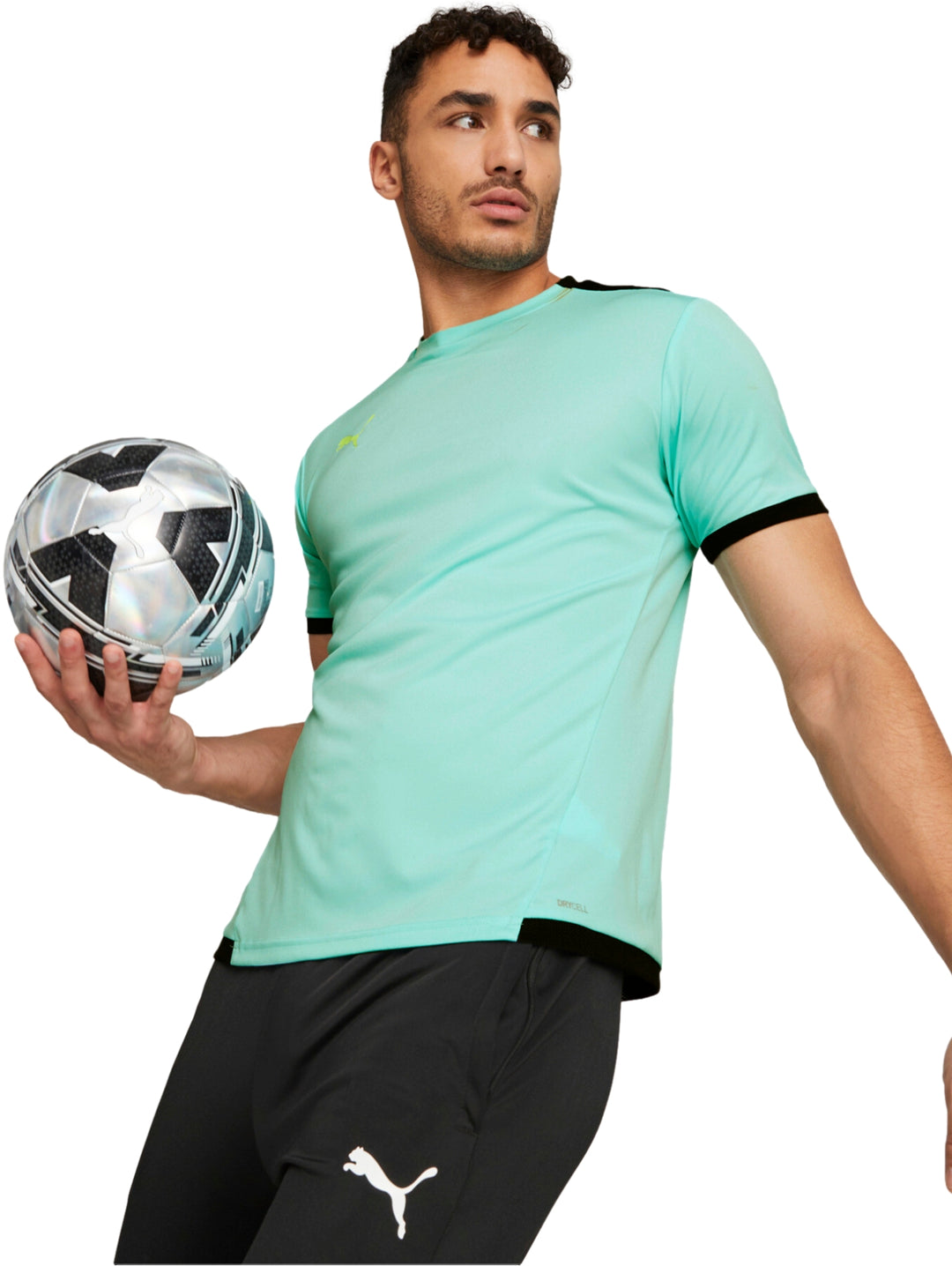 Jersey deportivo PUMA color verde menta con detalles negros en mangas y cintura.