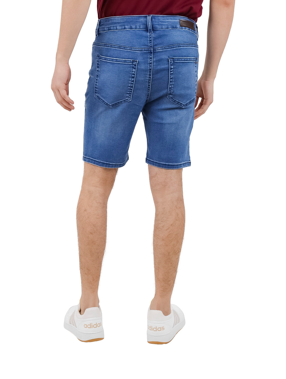 Bermudas de mezclilla color azul para hombre.
