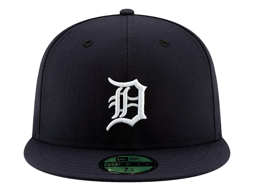 Gorra de béisbol New Era color azul marino con logotipo blanco bordado y visera plana.