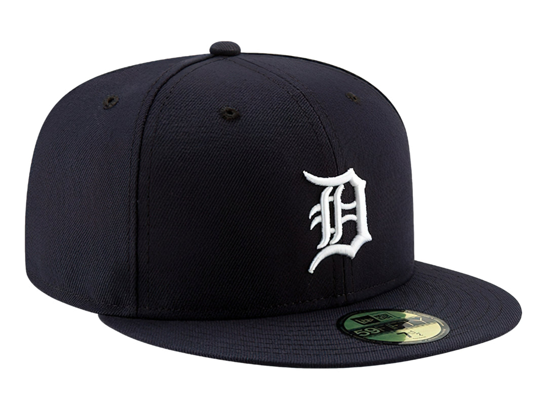 Gorra de béisbol New Era color azul marino con logotipo blanco bordado y visera plana.