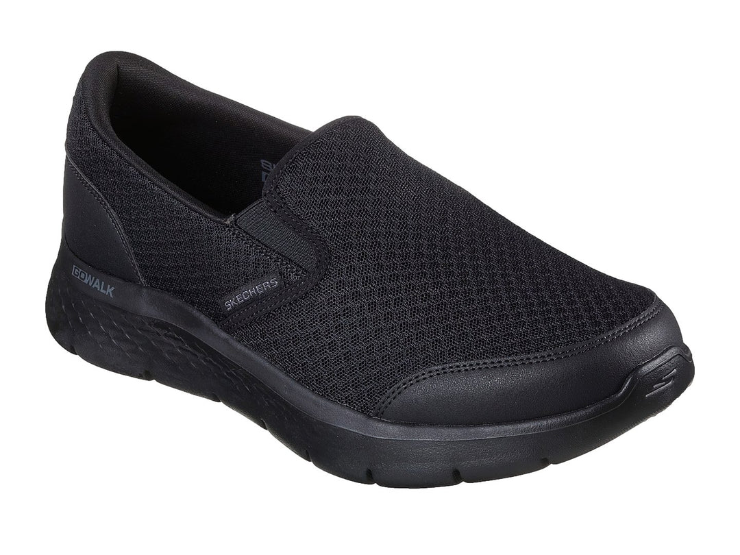 Zapato deportivo SKECHERS color negro, estilo slip-on con tejido de malla y suela flexible.
