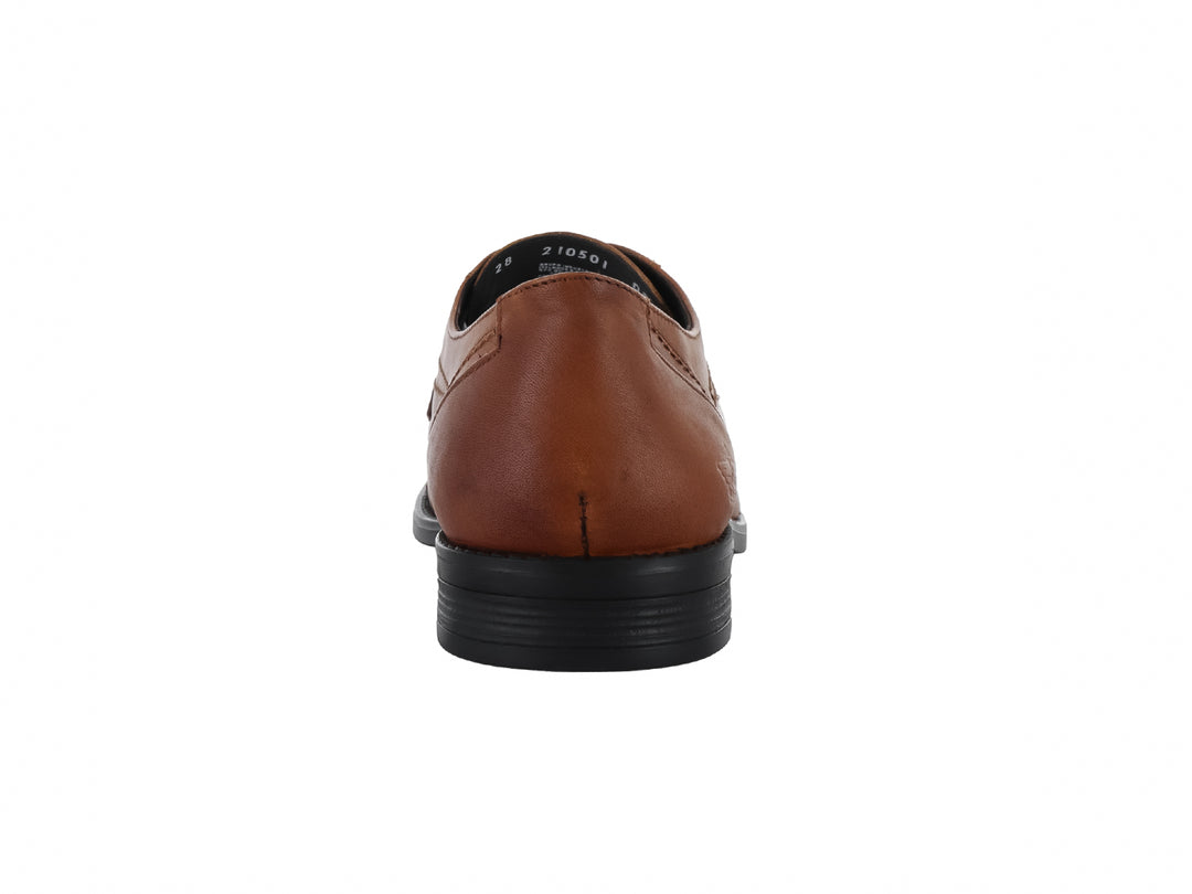 Zapato Dockers color caoba con cordones negros y suela negra para hombre.