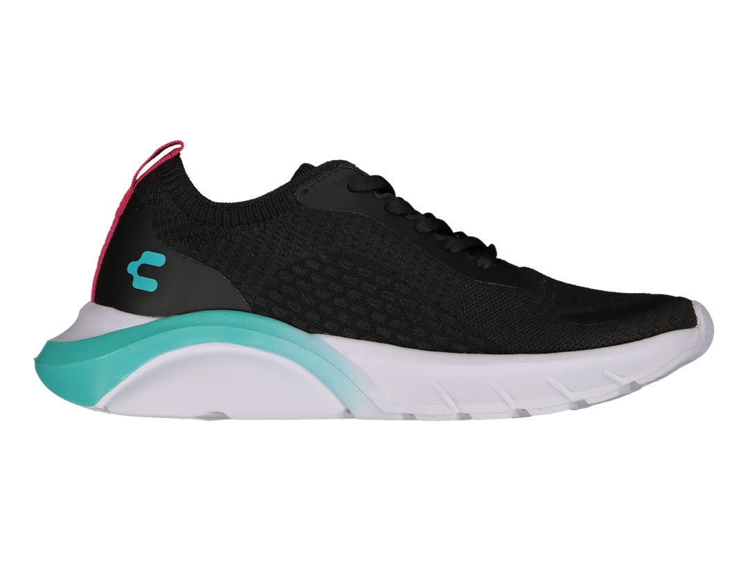 Tenis deportivos Charly en color negro con detalles en turquesa y rosa, suela blanca gruesa.