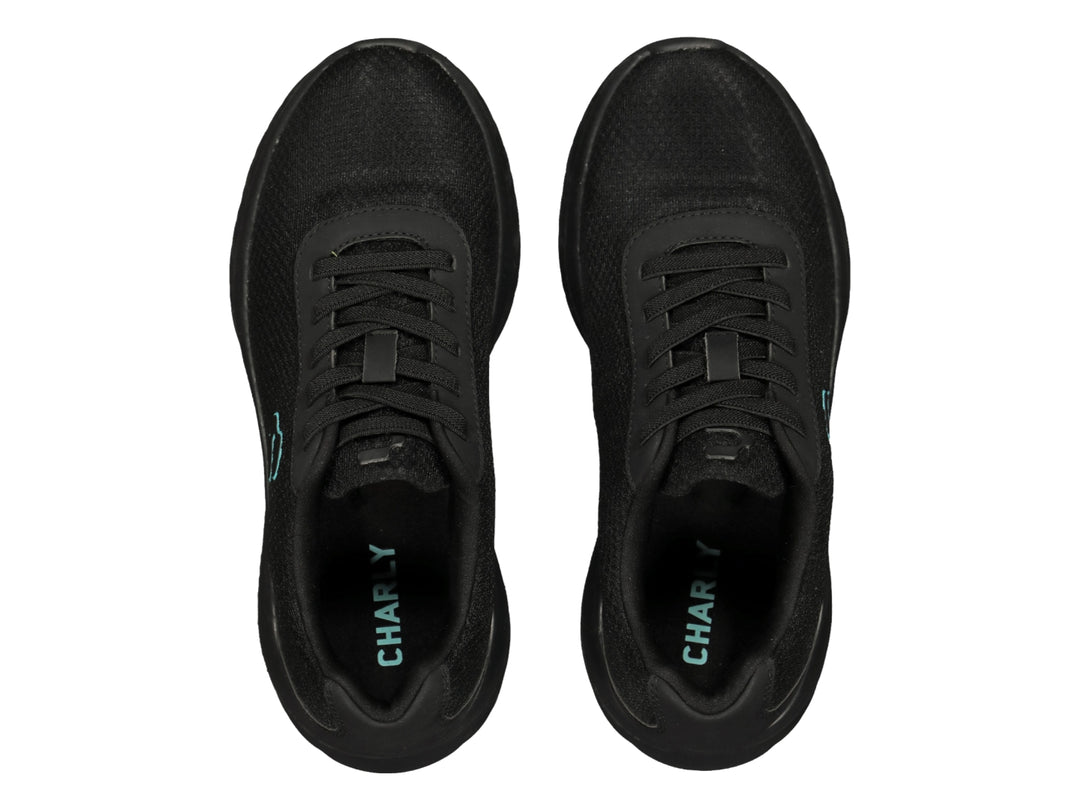 Tenis deportivos Charly color negro con suela gruesa y logo lateral en azul claro.