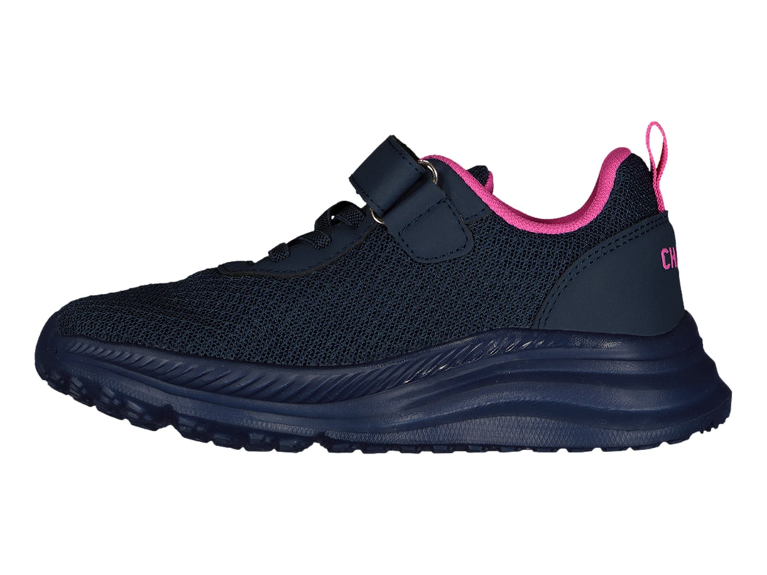 Tenis deportivos Charly para niña en color azul marino con detalles en rosa y cierre de correa velcro.