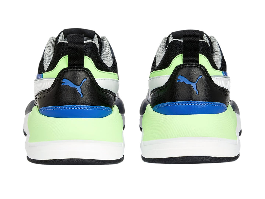 Tenis PUMA X-RAY 2 SQUARE en colores negro, blanco, azul y verde lima con suela blanca.