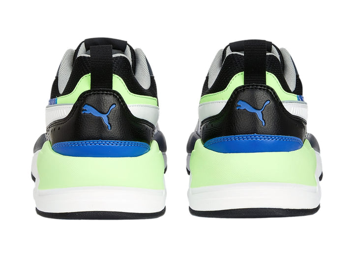 Tenis PUMA X-RAY 2 SQUARE en colores negro, blanco, azul y verde lima con suela blanca.