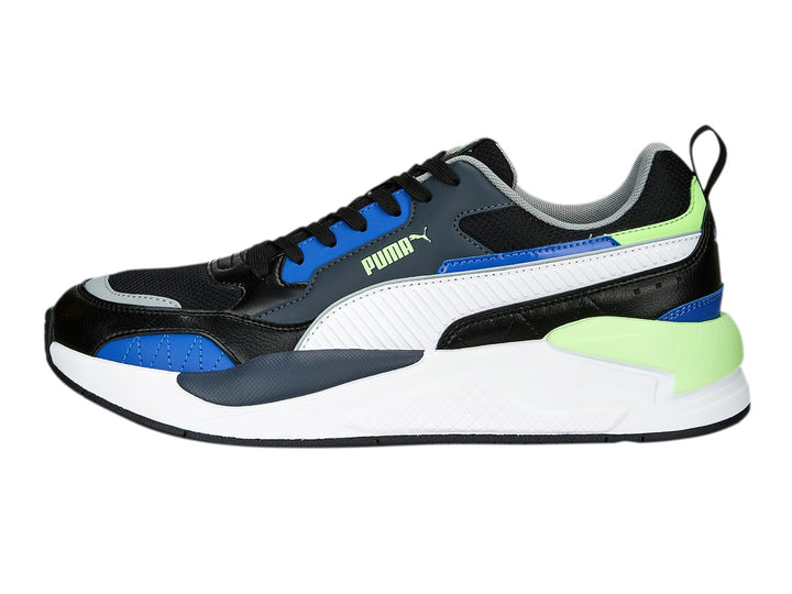 Tenis PUMA X-RAY 2 SQUARE en colores negro, blanco, azul y verde lima con suela blanca.