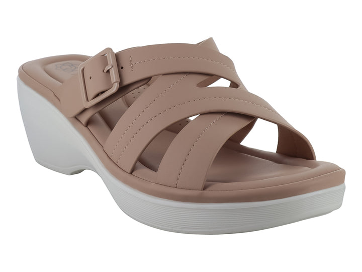 Sandalia de plataforma color rosa con suela blanca y correas cruzadas.