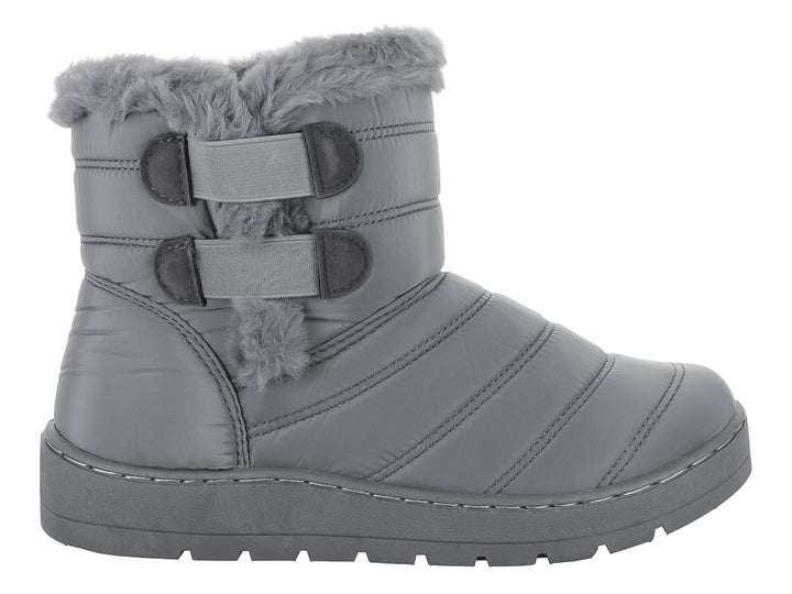 Botas Furor color gris claro con acabado acolchado, forro de peluche y cierre de dos correas ajustables.