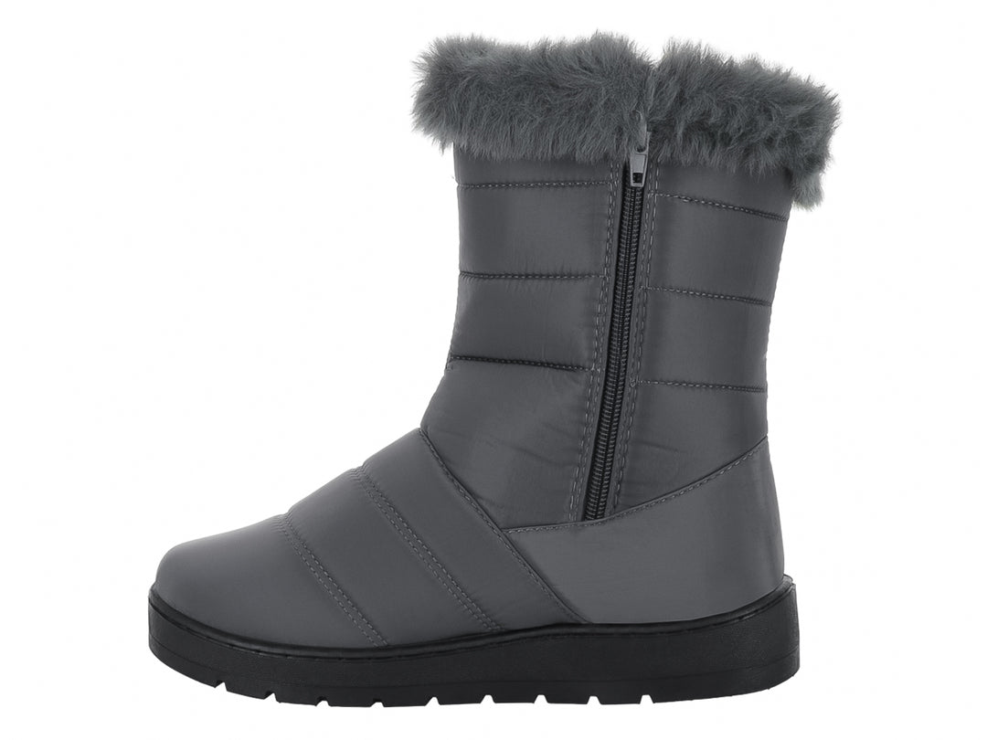 Botas color gris con borde de peluche y suela negra para niño o niña.