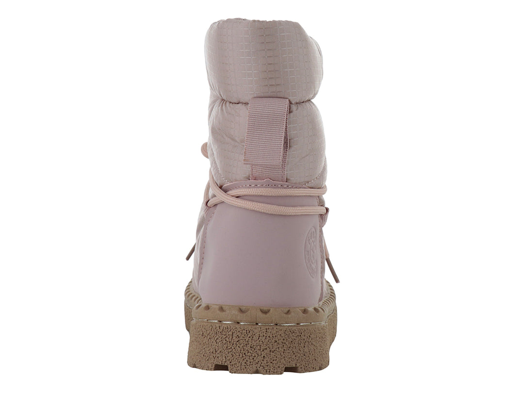 Bota Furor color tan con acabado acolchado, cordones frontales y suela gruesa marrón.