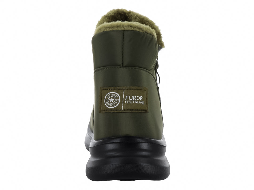 Botas Furor color verde olivo con forro interior térmico, cierre lateral y suela negra gruesa.