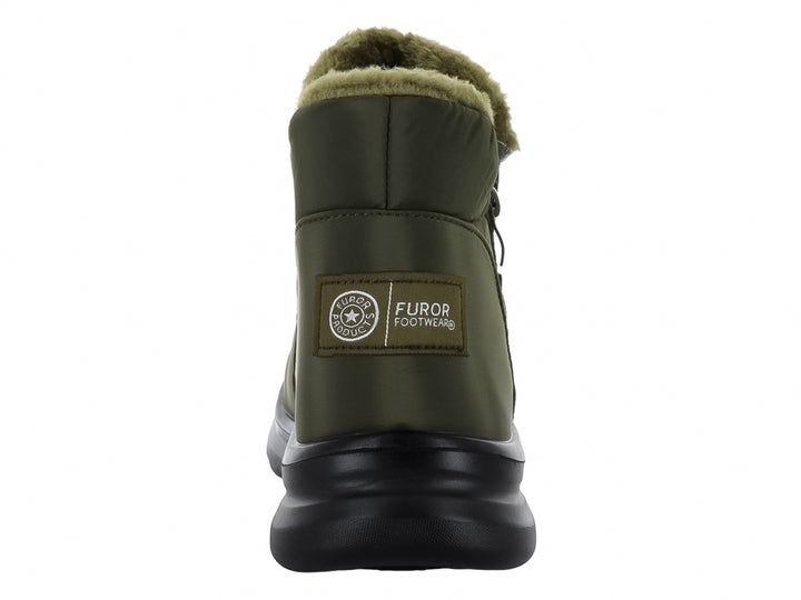 Botas Furor color verde olivo con forro interior térmico, cierre lateral y suela negra gruesa.