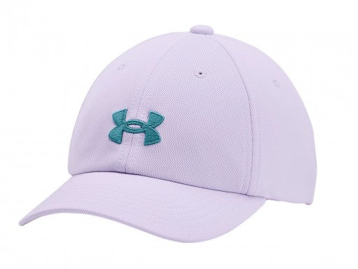 Gorra deportiva Under Armour de color lila con logotipo bordado en contraste en el frente.