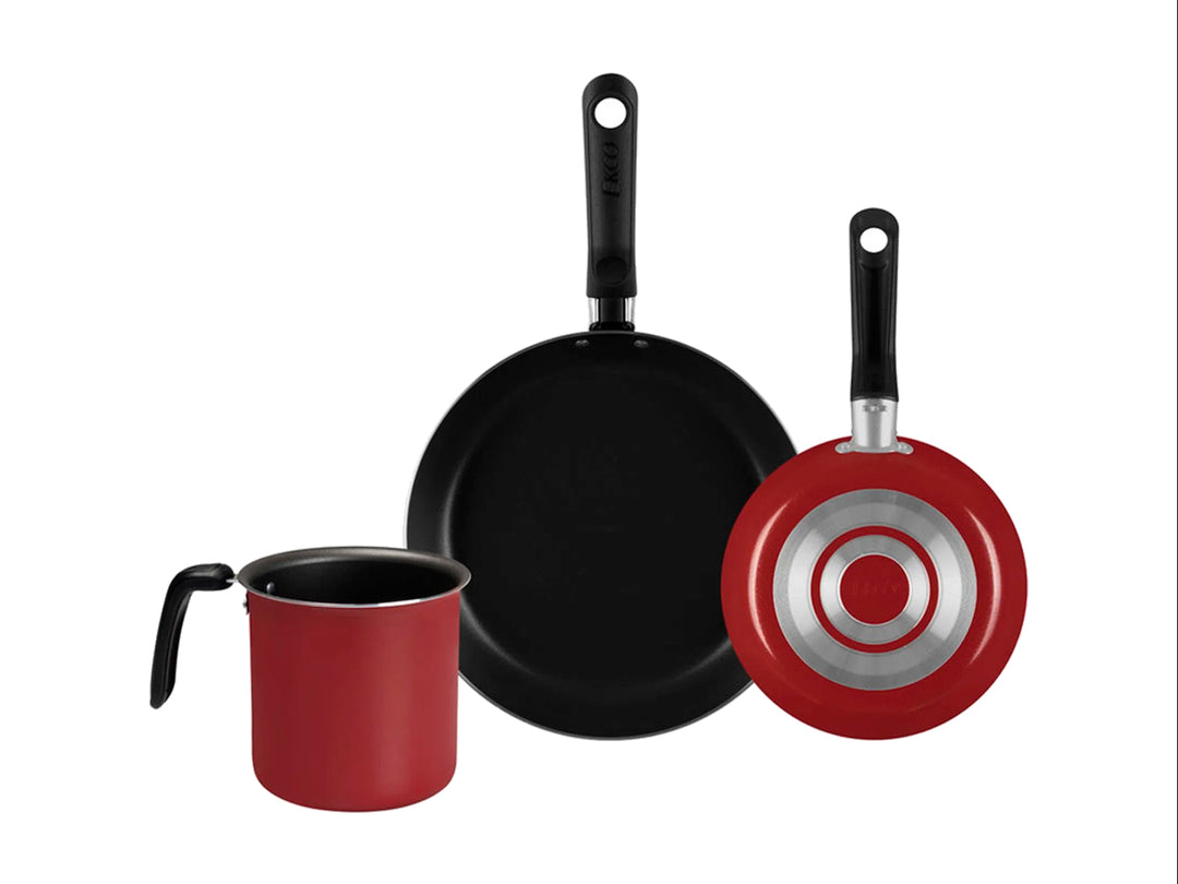 Set de batería de cocina EKCO de 12 piezas en color rojo con mangos negros, incluye ollas, sartenes y utensilios.