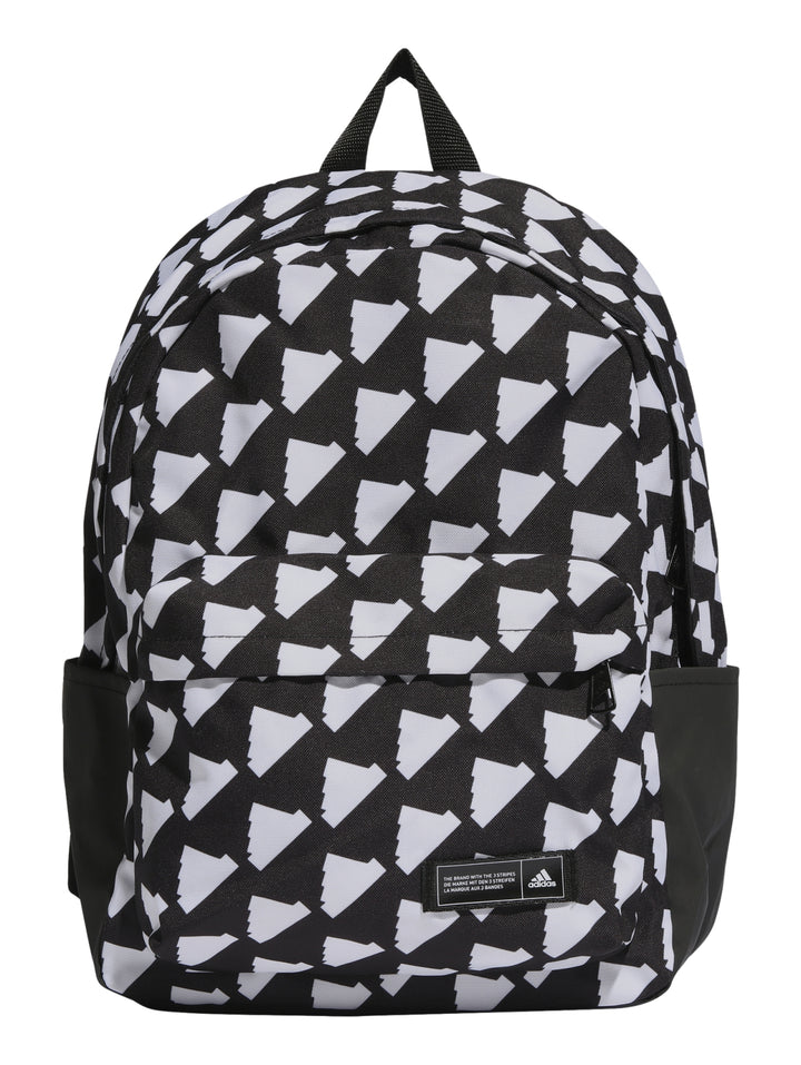 Mochila Adidas con estampado geométrico en colores blanco y negro.
