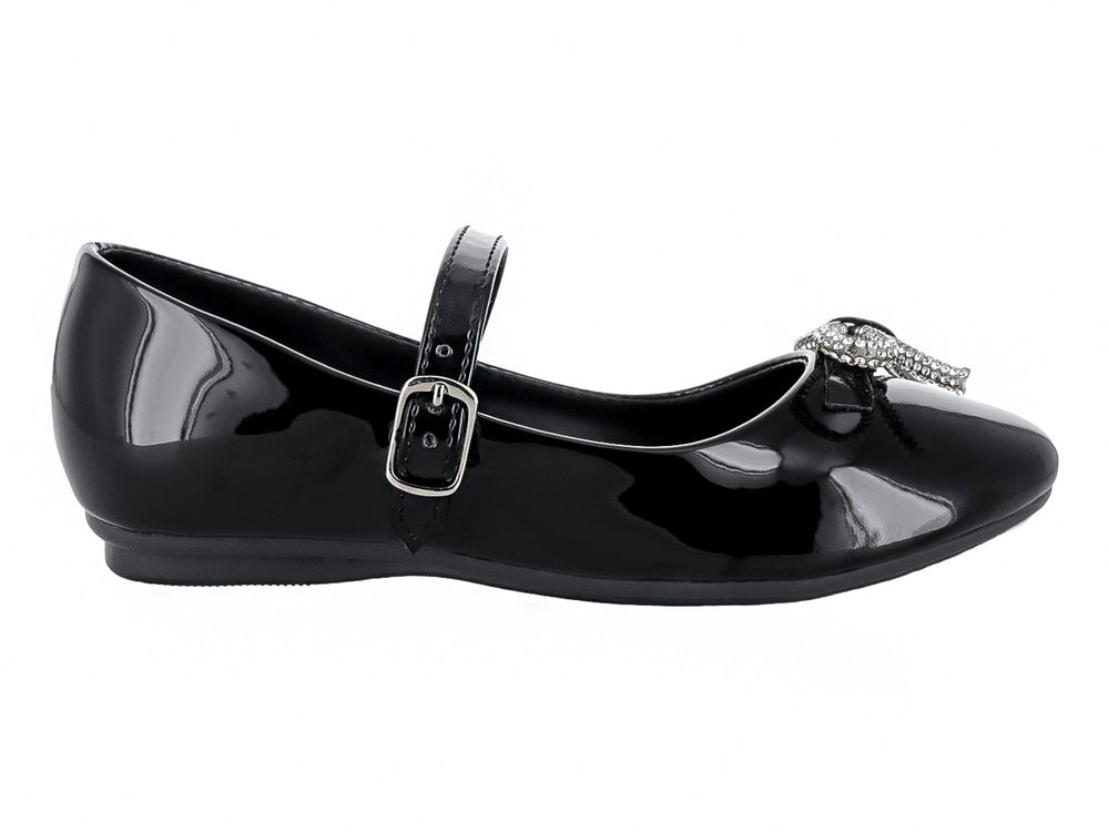 Zapato plano de charol negro para niña con correa y moño decorativo con brillantes.