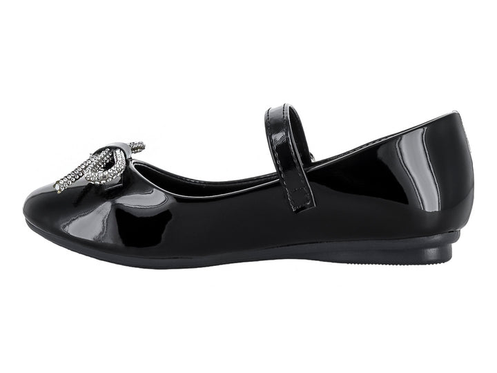 Zapato plano de charol negro para niña con correa y moño decorativo con brillantes.