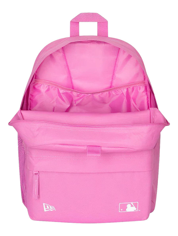 Mochila deportiva New Era color rosa brillante con logotipo de los New York Yankees y MLB.