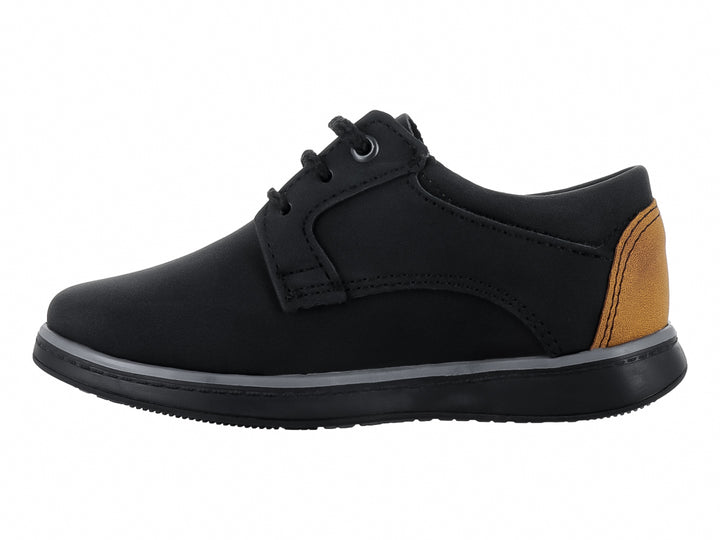 Zapato infantil negro de material nubuck con detalles amarillos y agujetas.
