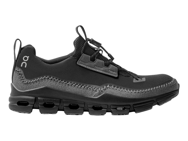 Zapato deportivo On Cloudaway en color negro con suela amortiguada y diseño moderno.