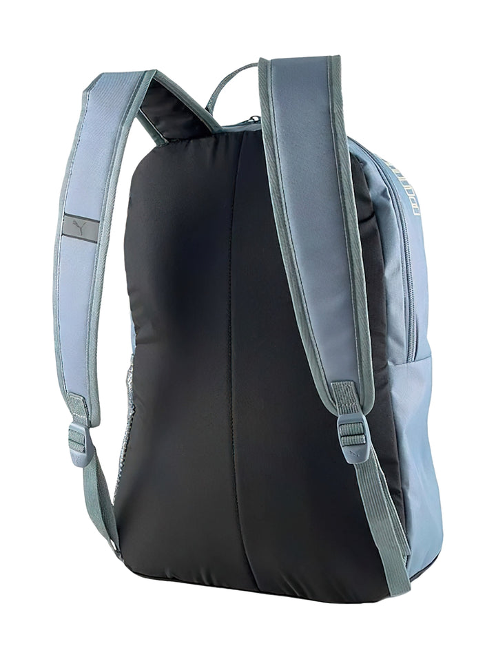 Mochila escolar PUMA color gris con detalles en amarillo neón y base negra.