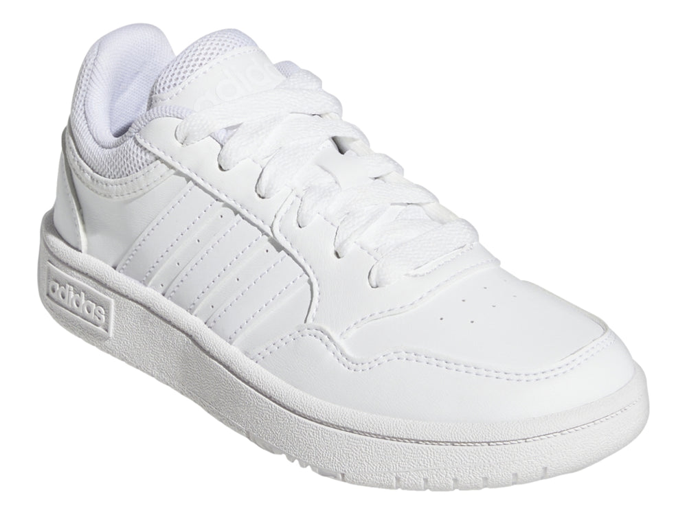 Tenis Adidas Hoops 3.0 color blanco total, vista lateral sobre fondo blanco.
