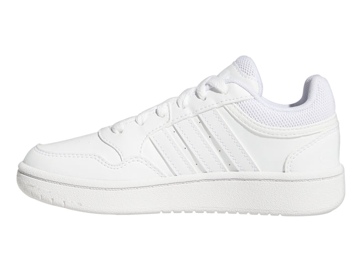 Tenis Adidas Hoops 3.0 color blanco total, vista lateral sobre fondo blanco.