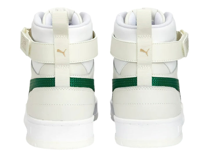 Tenis PUMA RBD Game en color blanco con detalles en verde, diseño de bota con correa ajustable y suela blanca.