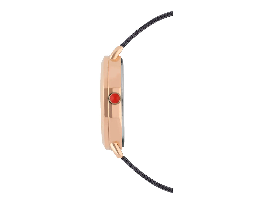 Reloj análogo Cloe para mujer con esfera morada, bisel dorado y correa de malla negra.