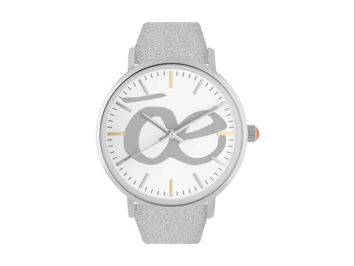 Reloj Cloe para mujer en color plata con correa brillante y esfera blanca.