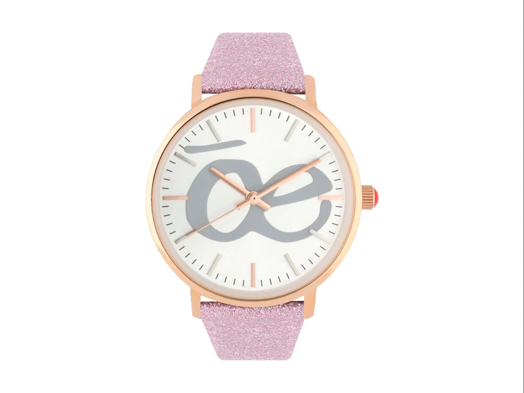 Reloj analógico Cloe con correa rosa brillante, caja en tono oro rosa y esfera blanca con detalles grises.