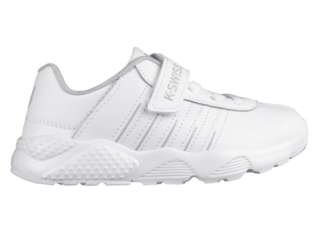 Tenis deportivos K-Swiss color blanco con correa de velcro.