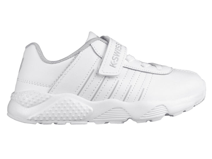 Tenis deportivos K-Swiss color blanco con correa de velcro.