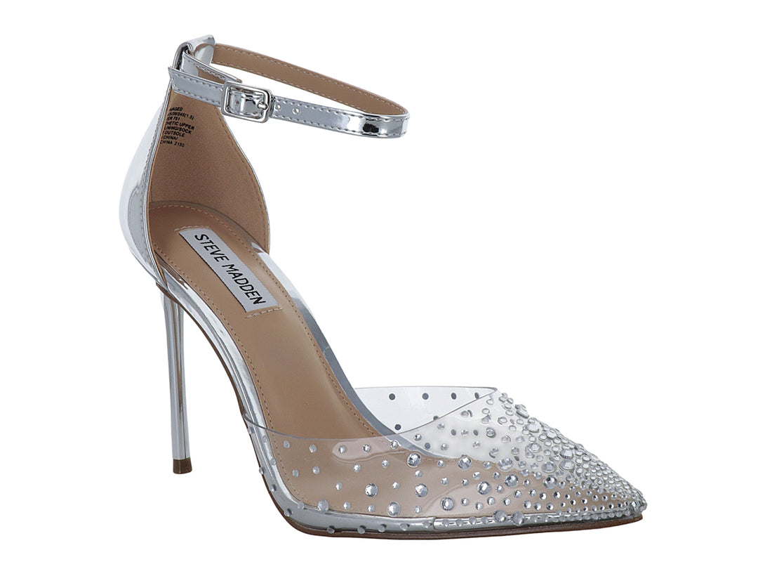 Zapato de tacón alto color plata y transparente con pedrería y correa al tobillo.