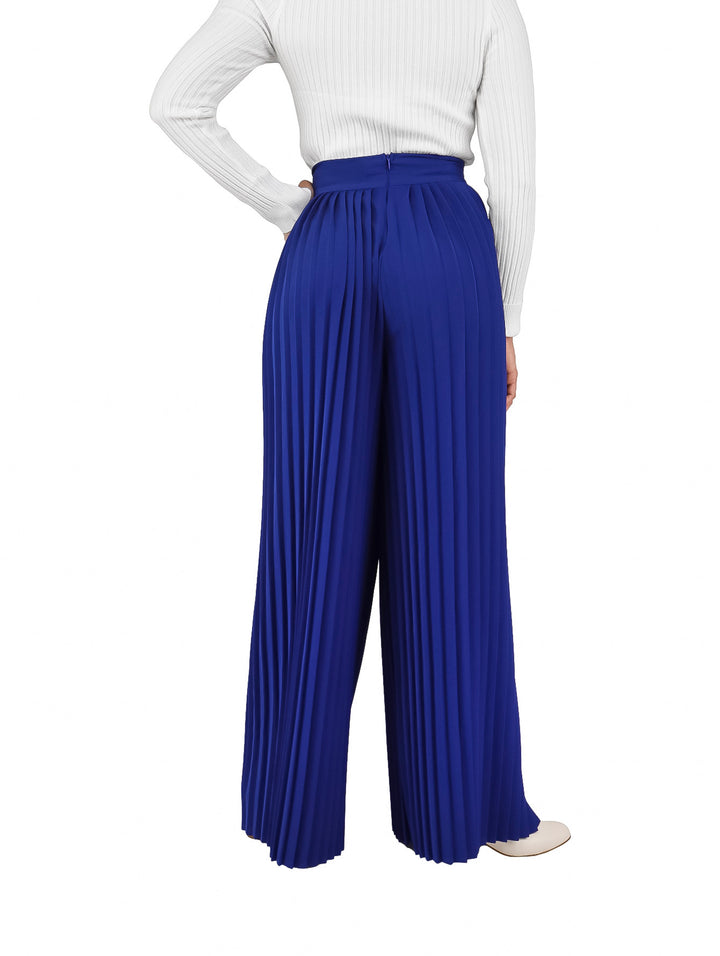Pantalón ancho plisado en color azul rey con talle alto.