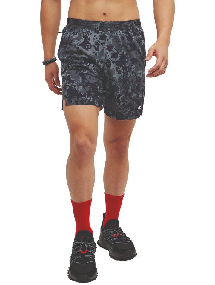 Pantalones cortos de surf Champion con estampado de camuflaje en tonos gris y negro.