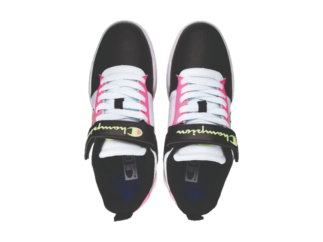 Tenis deportivos Champion de corte bajo en colores rosa, negro y blanco con cierre de velcro.