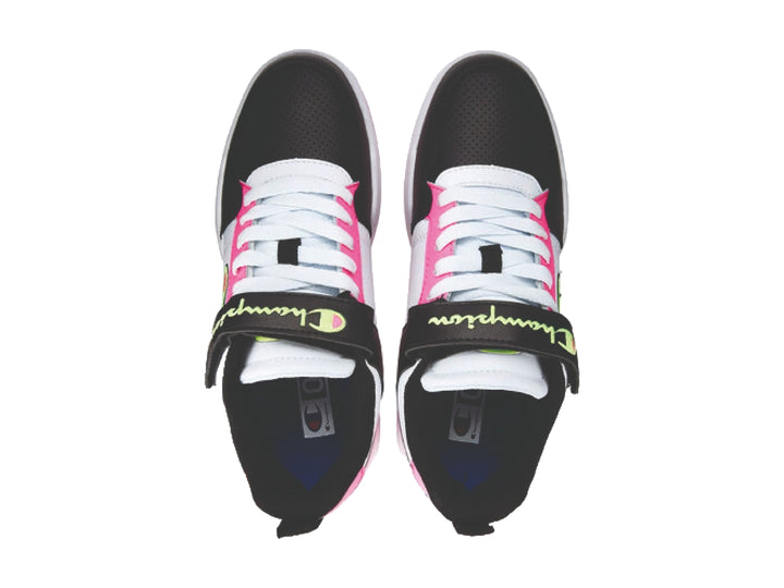Tenis deportivos Champion de corte bajo en colores rosa, negro y blanco con cierre de velcro.