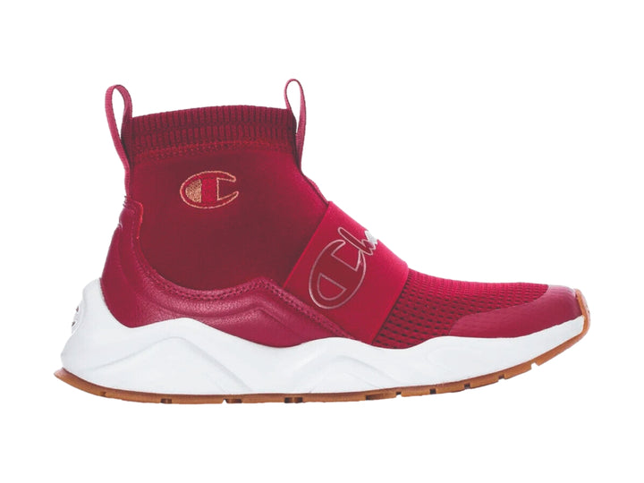 Tenis deportivos Champion color cranberry con suela blanca y diseño tipo calcetín sin cordones.