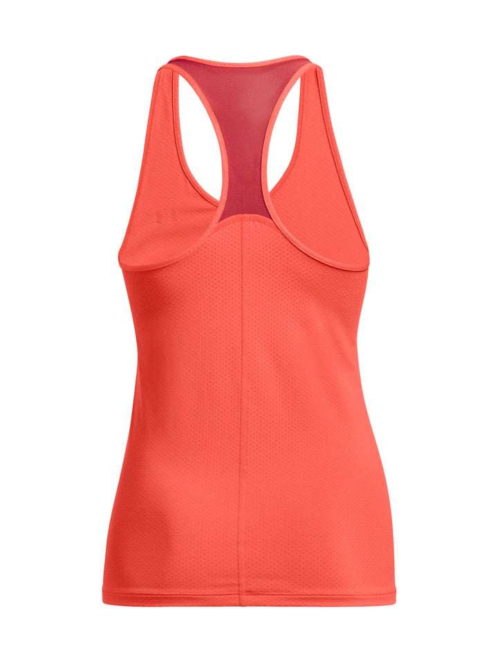 Mujer vistiendo una camiseta deportiva sin mangas de color naranja marca Under Armour.