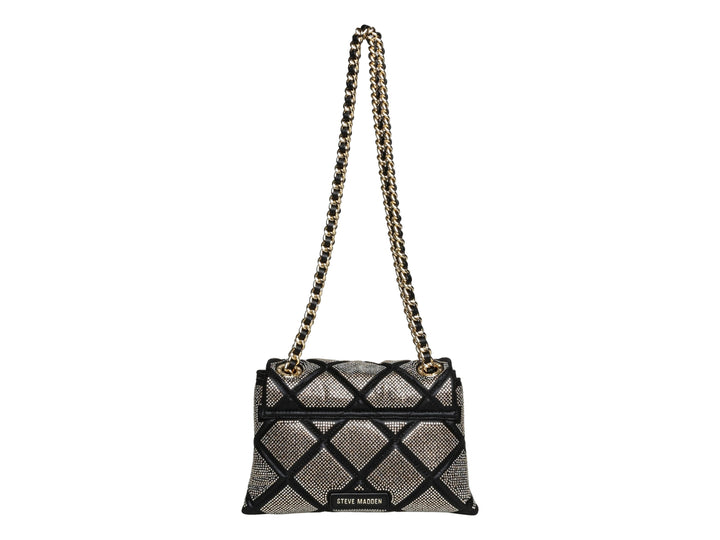 Bolso Steve Madden color negro y dorado con diseño acolchado en rombos y correa de cadena dorada.
