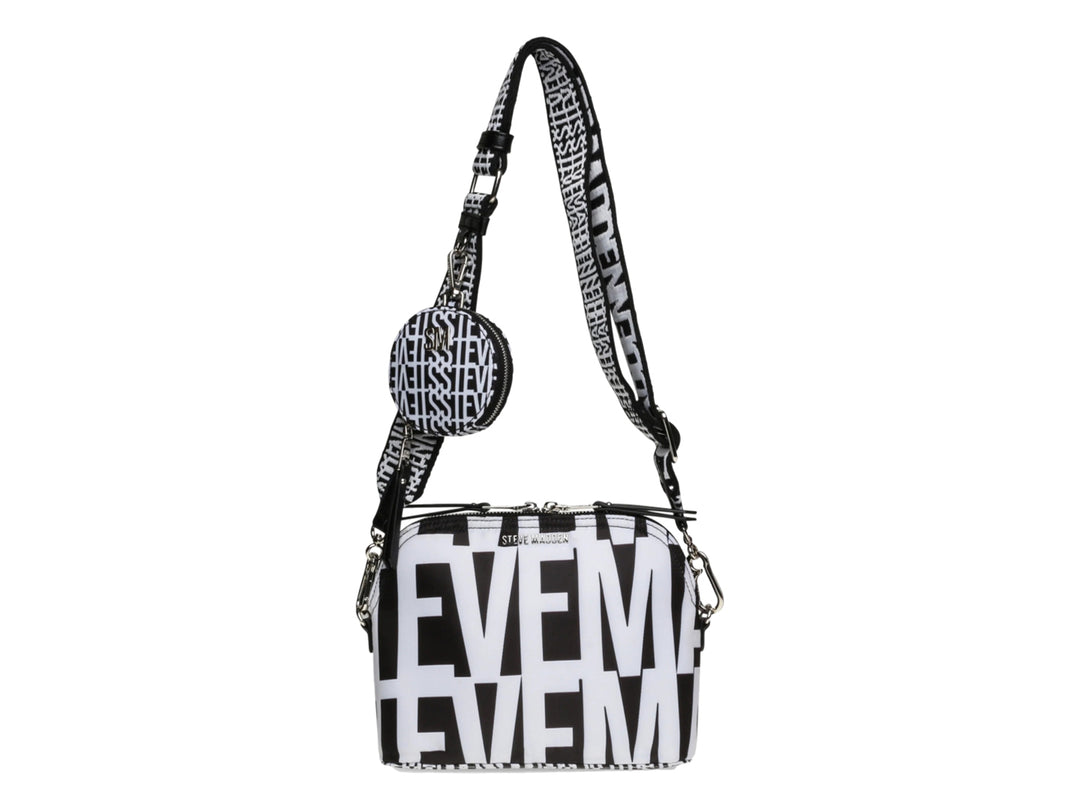 Bolso de hombro Steve Madden en color blanco y negro con estampado de letras, correa ancha y pequeño monedero circular.