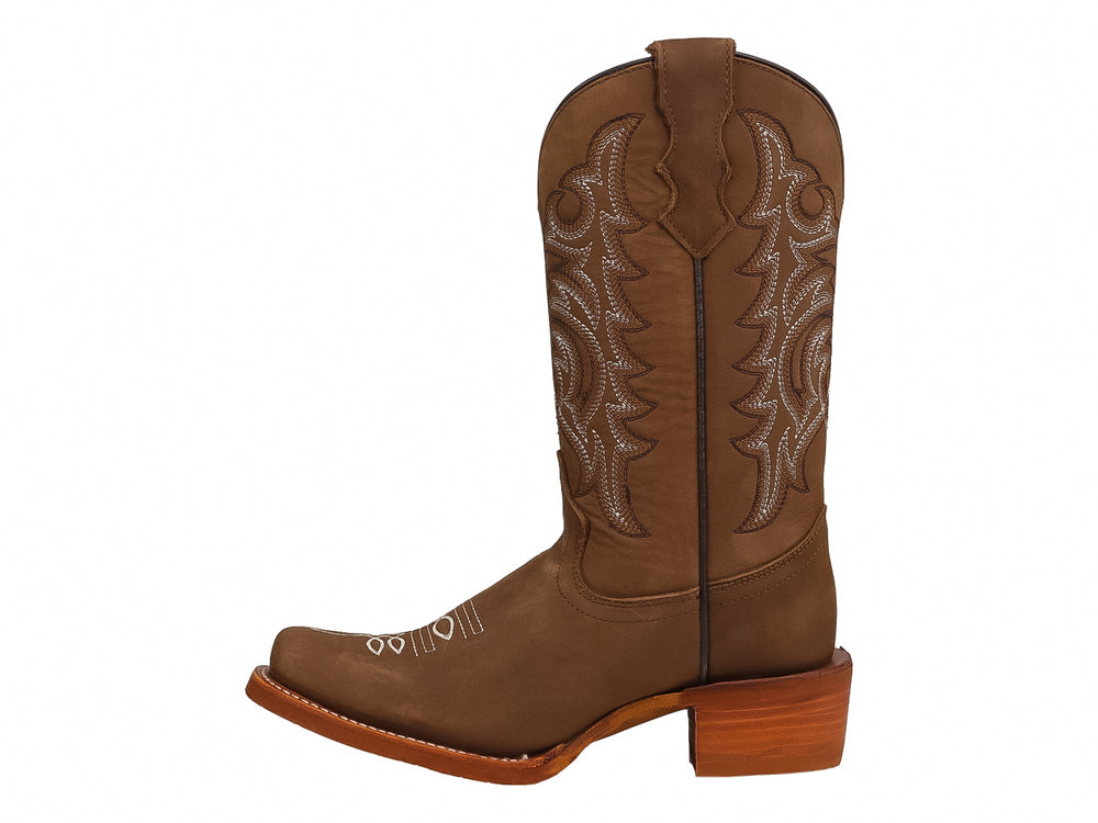 Bota vaquera para mujer color avellana con bordados decorativos y tacón cuadrado.